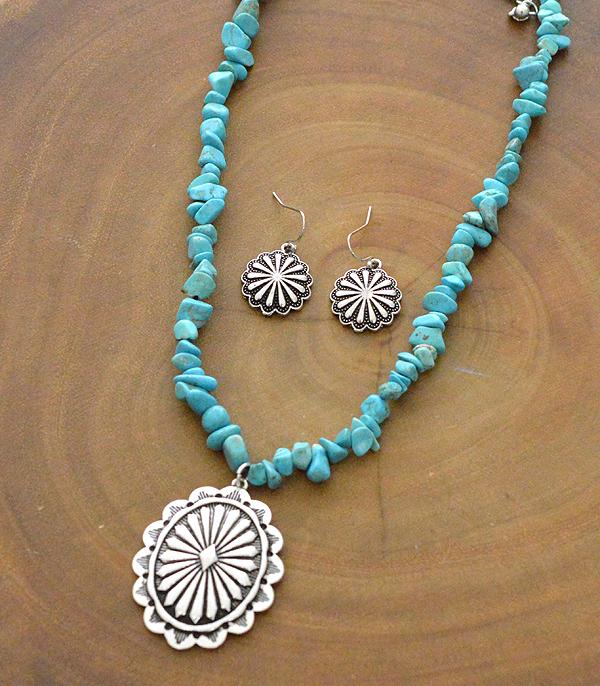 Turquoise Chip Stone Concho Necklace